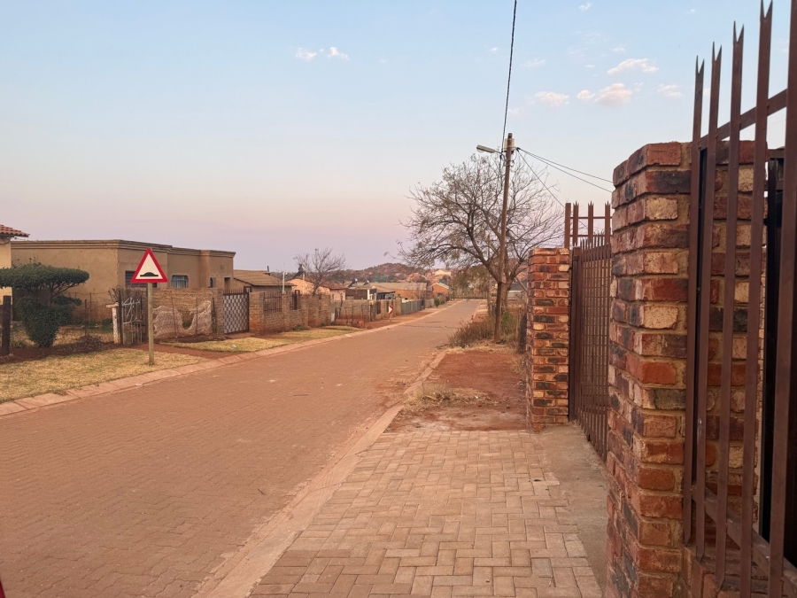 2 Bedroom Property for Sale in Ikageng North West